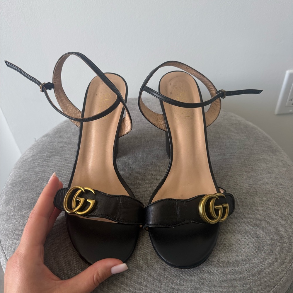 Gucci Black Leather Slingback Heels with Gold Double-G - Picture 2 of 4